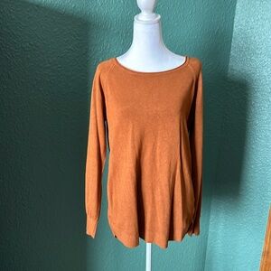 Pink Clover sweater
Lightweight stretchy
Size L